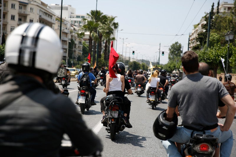 Η μοτοπορεία από τους απεργούς ντελιβεράδες (εικόνες)